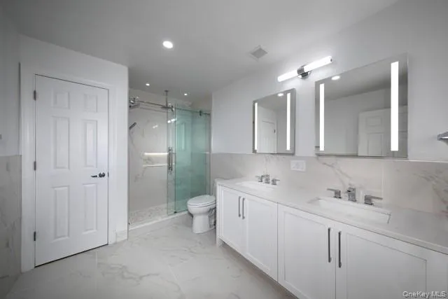 148 south front Street #PH322 Farmingdale, NY 11735