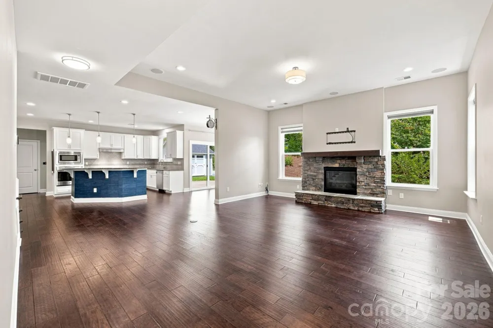 7223 Old Valley Way Harrisburg, NC 28075