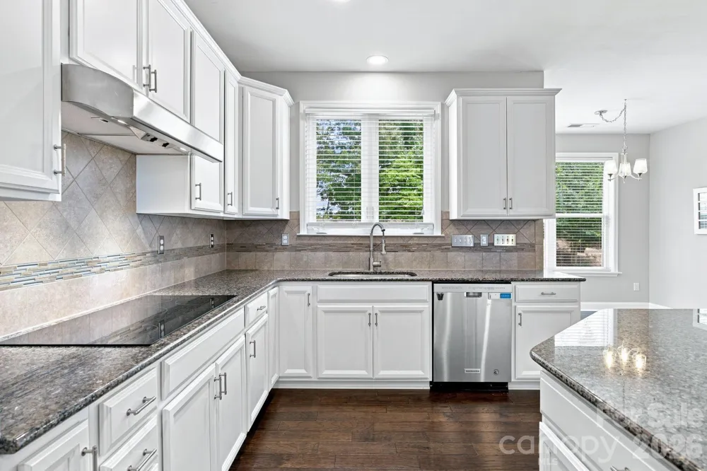 7223 Old Valley Way Harrisburg, NC 28075