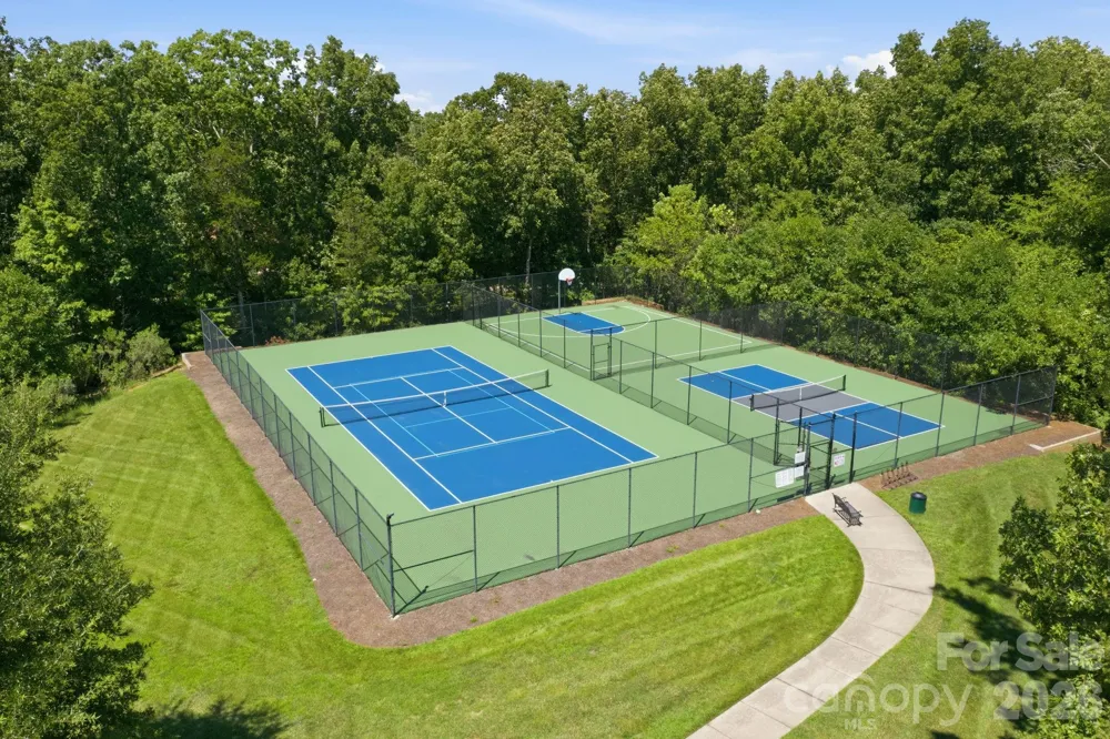 7223 Old Valley Way Harrisburg, NC 28075