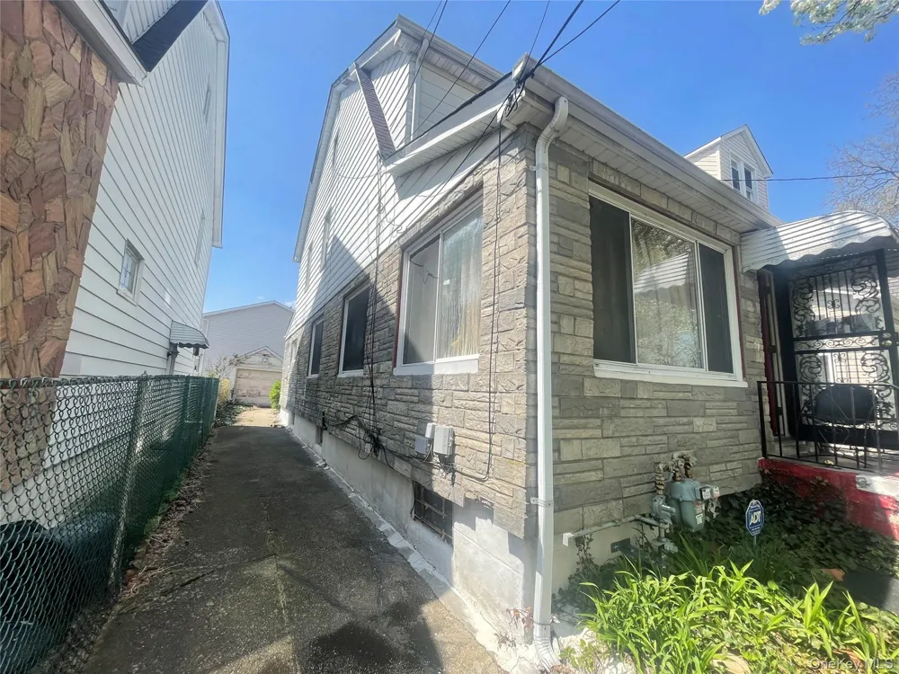 77-14 162nd Street Fresh Meadows, NY 11366