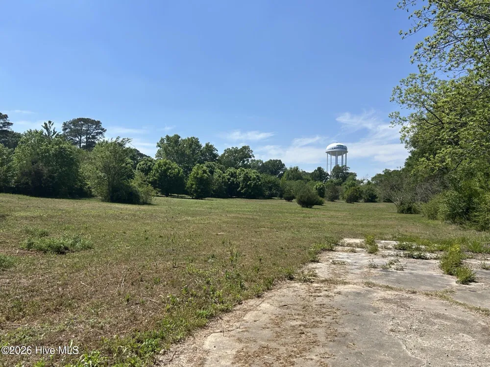 100 1st Street Laurinburg, NC 28352