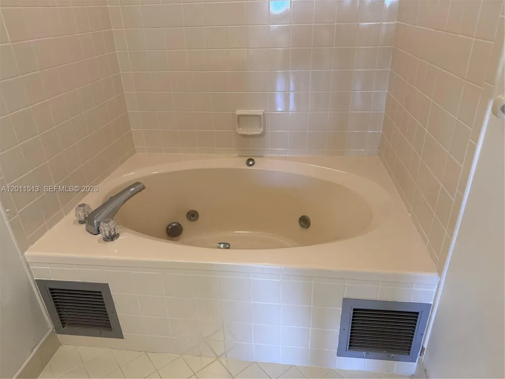 123 SW 47TH TER ##201 Cape Coral, FL 33914