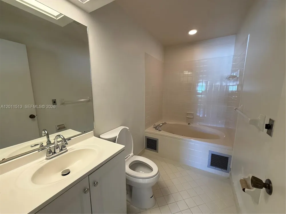 123 SW 47TH TER ##201 Cape Coral, FL 33914