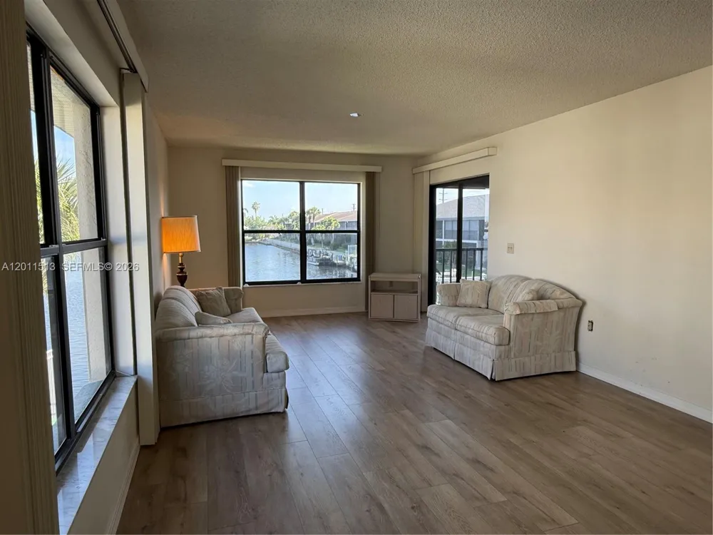 123 SW 47TH TER ##201 Cape Coral, FL 33914