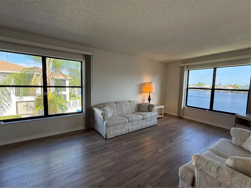 123 SW 47TH TER ##201 Cape Coral, FL 33914
