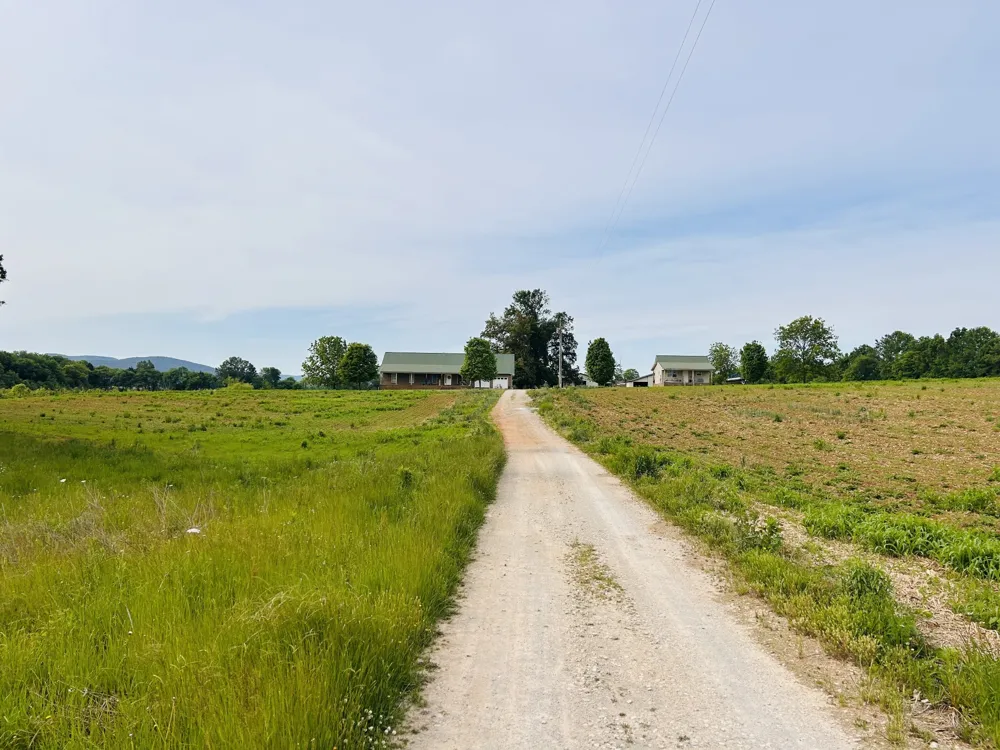 235 Breezy Knoll Ln Morrison, TN 37357