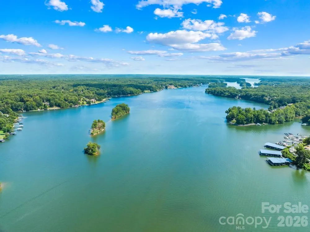 268 S Harbor Watch Drive Statesville, NC 28677