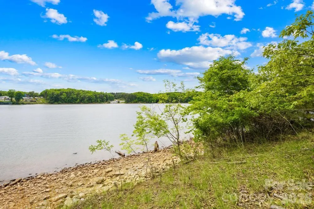 272 S Harbor Watch Drive Statesville, NC 28677