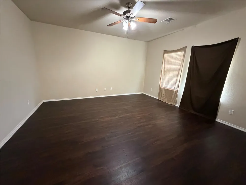 18436 Cloudmore Lane Elgin, TX 78621