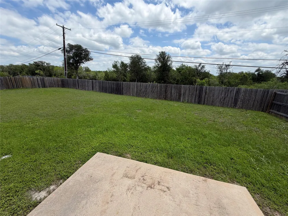 18436 Cloudmore Lane Elgin, TX 78621