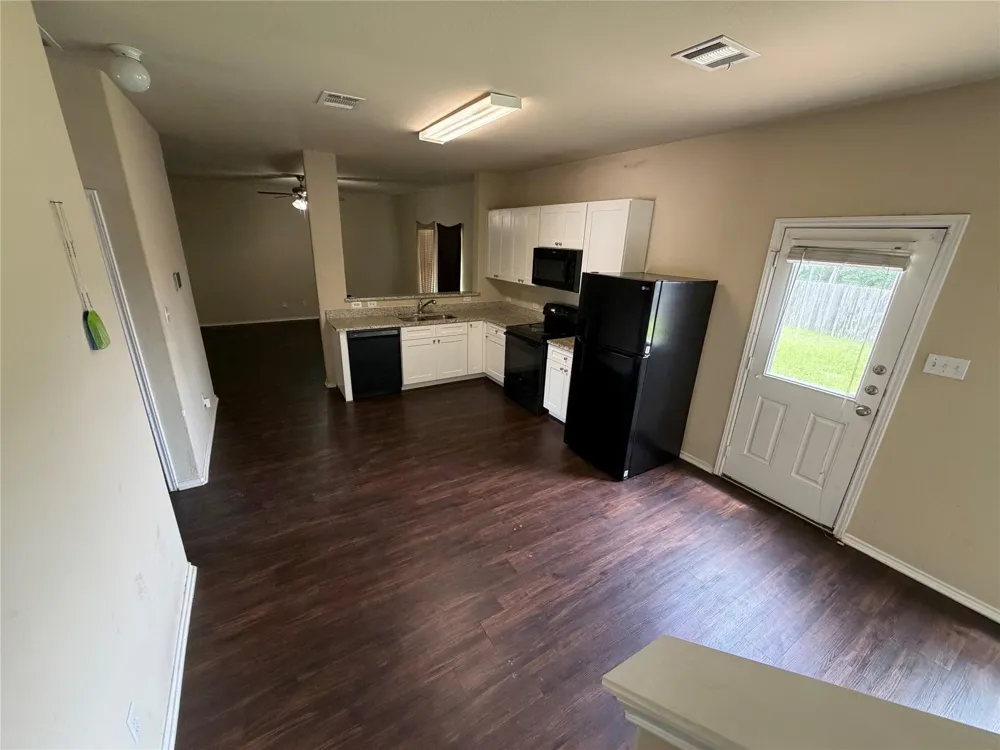 18436 Cloudmore Lane Elgin, TX 78621