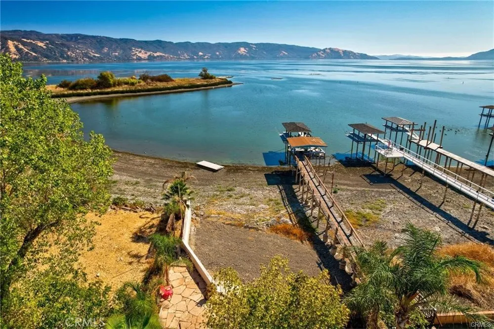4090 Lakeshore Boulevard Lakeport, CA 95453