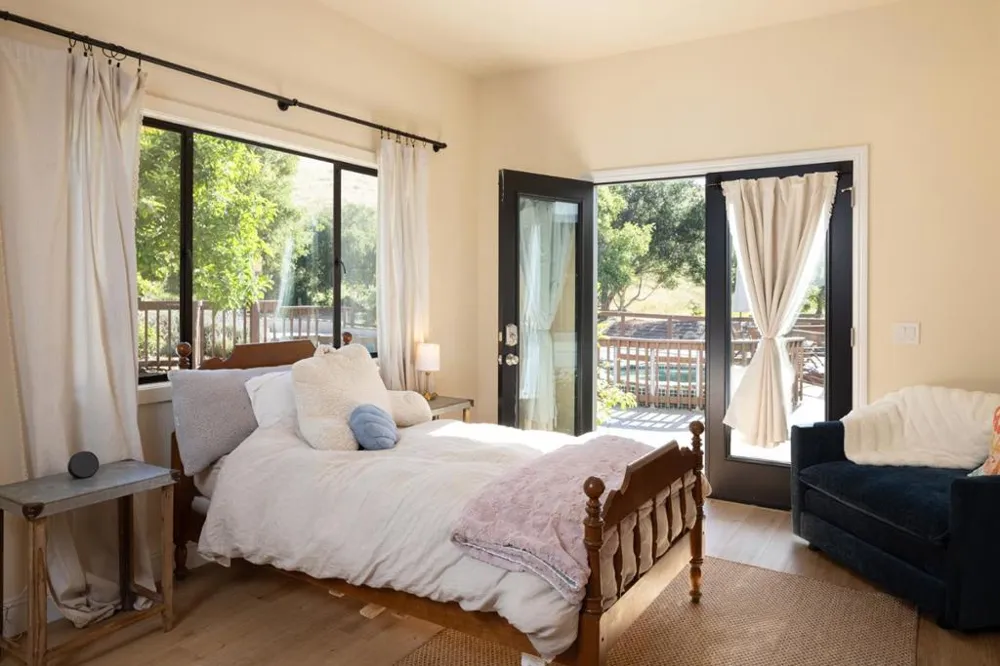 31315 Via La Naranga Carmel Valley, CA 93924