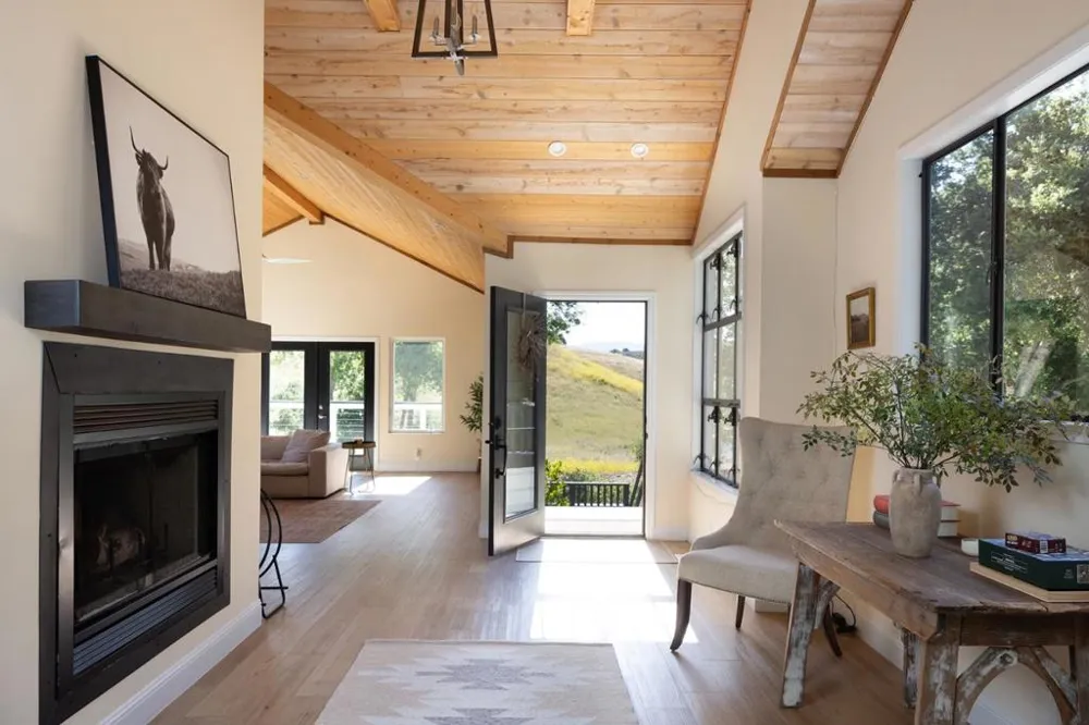 31315 Via La Naranga Carmel Valley, CA 93924