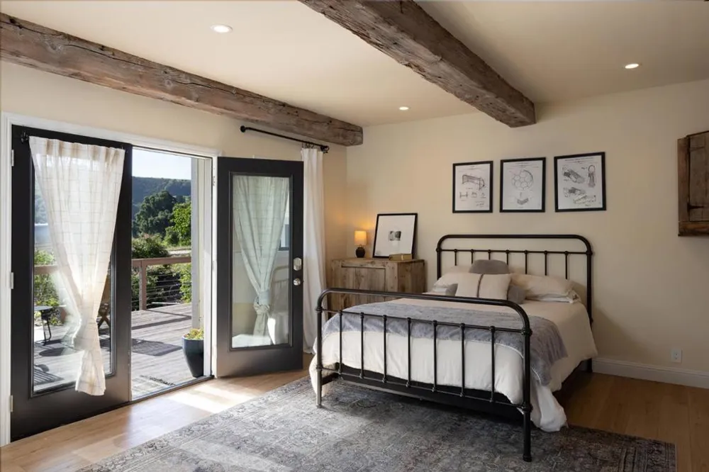 31315 Via La Naranga Carmel Valley, CA 93924