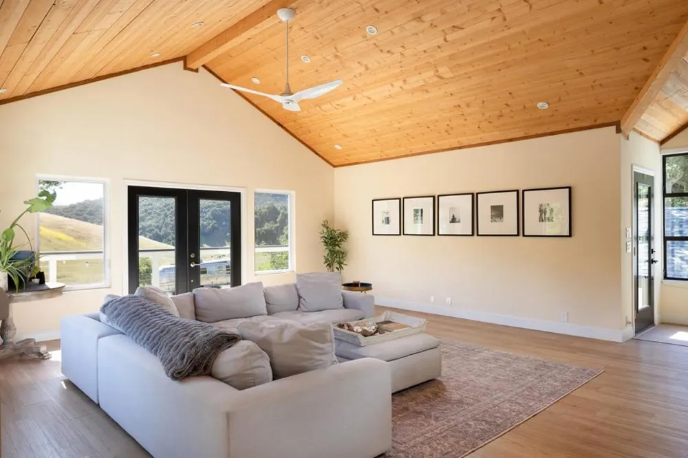 31315 Via La Naranga Carmel Valley, CA 93924