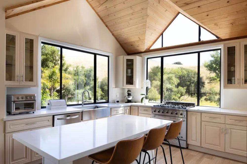31315 Via La Naranga Carmel Valley, CA 93924