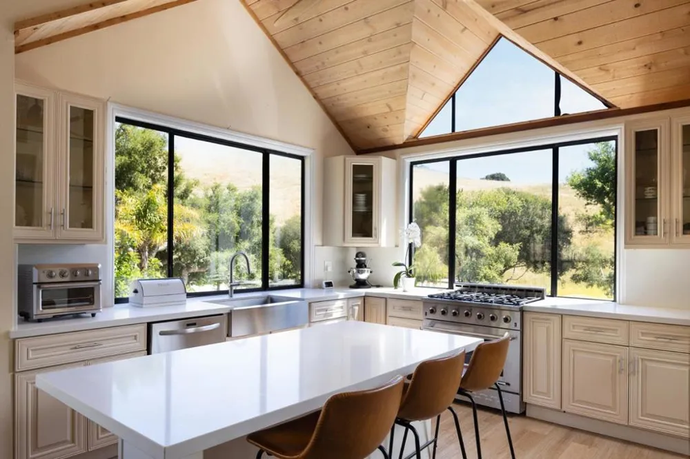 31315 Via La Naranga Carmel Valley, CA 93924