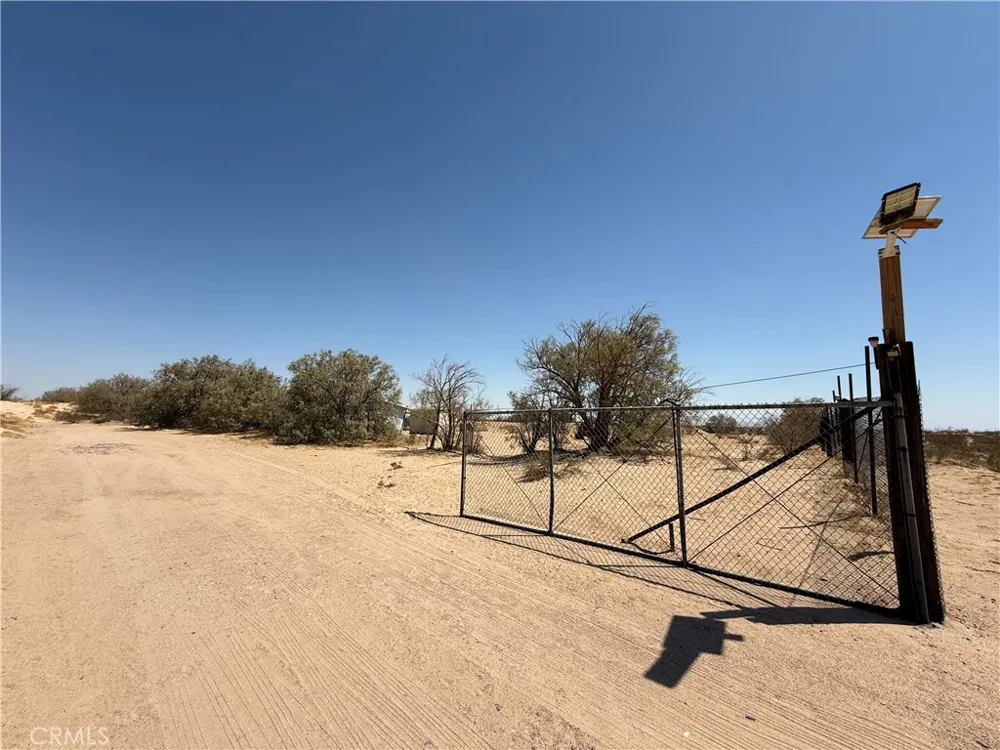 41455 Coventry Newberry Springs, CA 92365