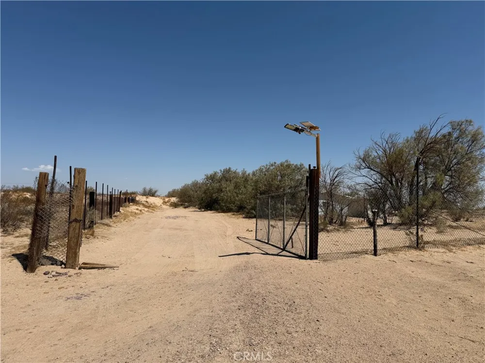 41455 Coventry Newberry Springs, CA 92365