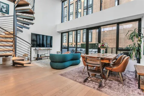 4507 Court Square #11A