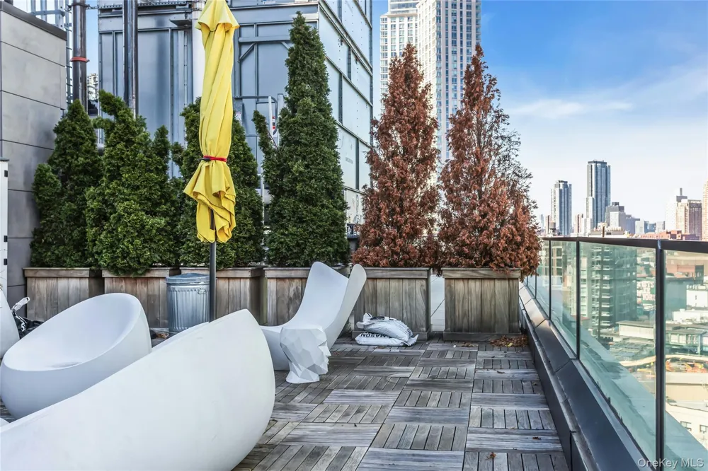 4507 Court Square #11A Long Island City, NY 11101