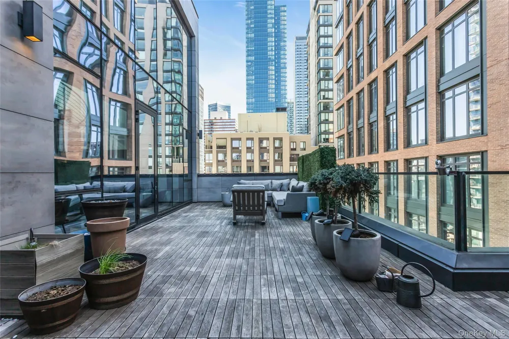 4507 Court Square #11A Long Island City, NY 11101