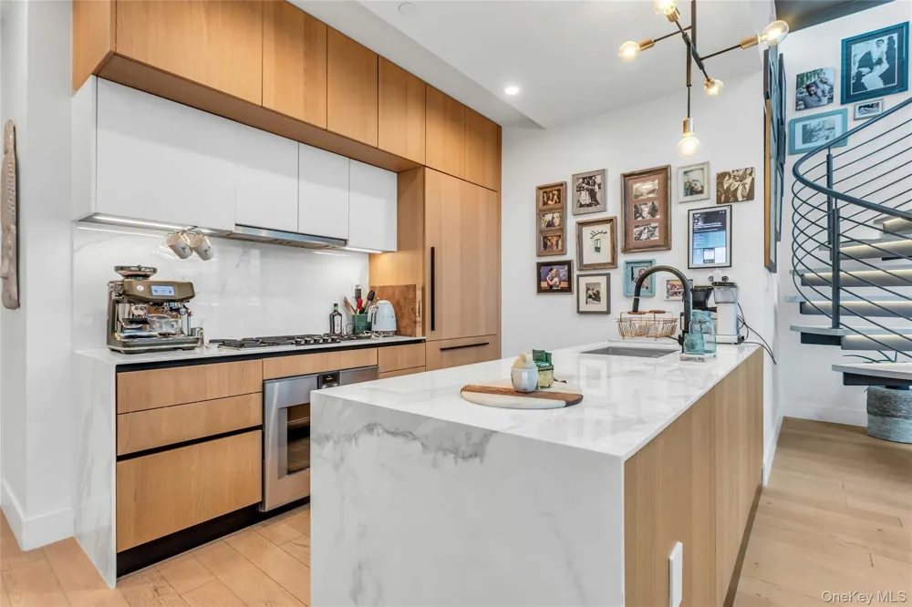 4507 Court Square #11A Long Island City, NY 11101