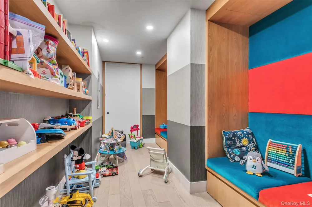4507 Court Square #11A Long Island City, NY 11101