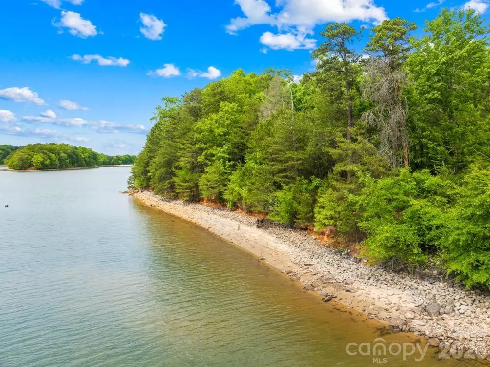 265 S Harbor Watch Drive Statesville, NC 28677