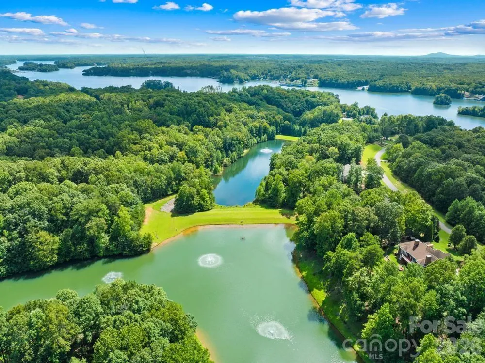 265 S Harbor Watch Drive Statesville, NC 28677
