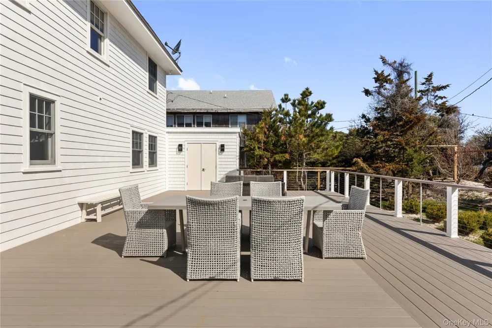 105 Clipper Road Corneille Estates, NY 11770
