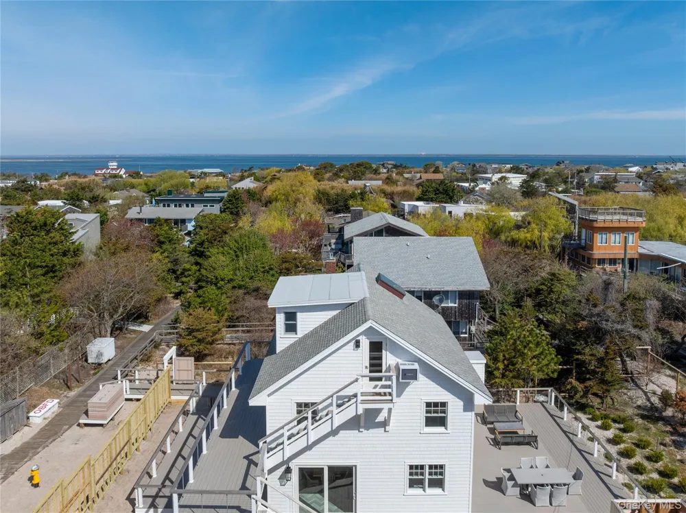 105 Clipper Road Corneille Estates, NY 11770