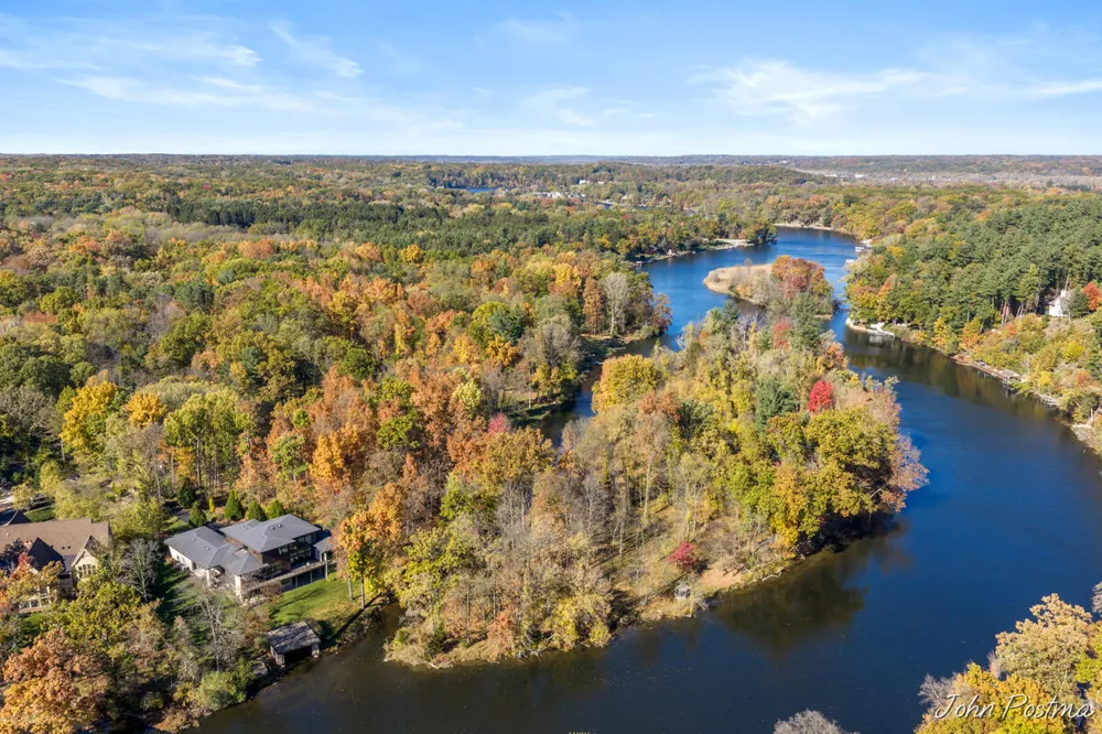 7314 Thornapple Park Drive SE Cascade Charter Township, MI 49546