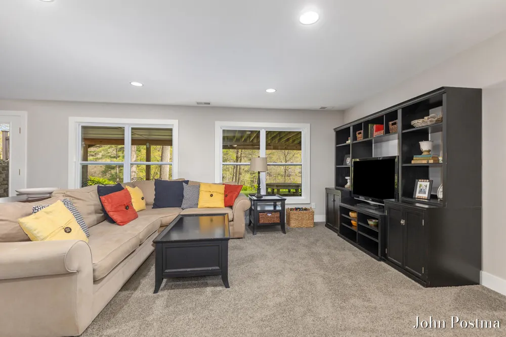 7314 Thornapple Park Drive SE Cascade Charter Township, MI 49546