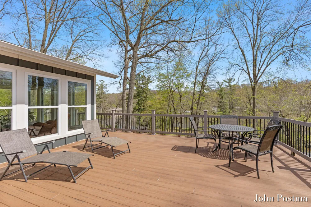 7314 Thornapple Park Drive SE Cascade Charter Township, MI 49546