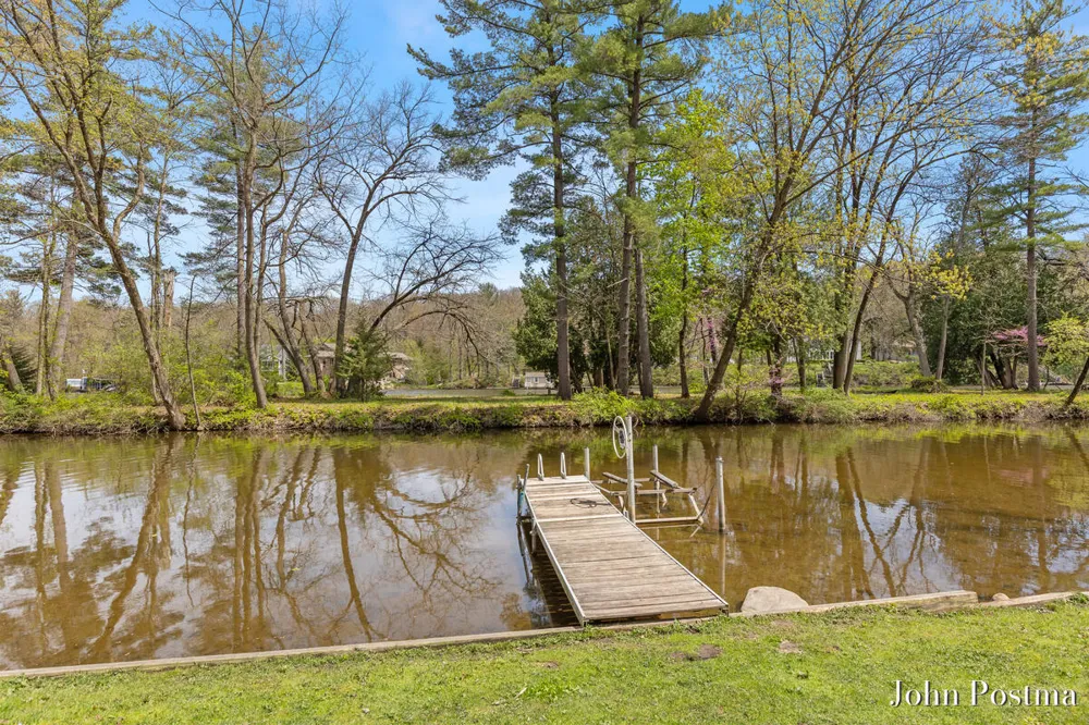 7314 Thornapple Park Drive SE Cascade Charter Township, MI 49546