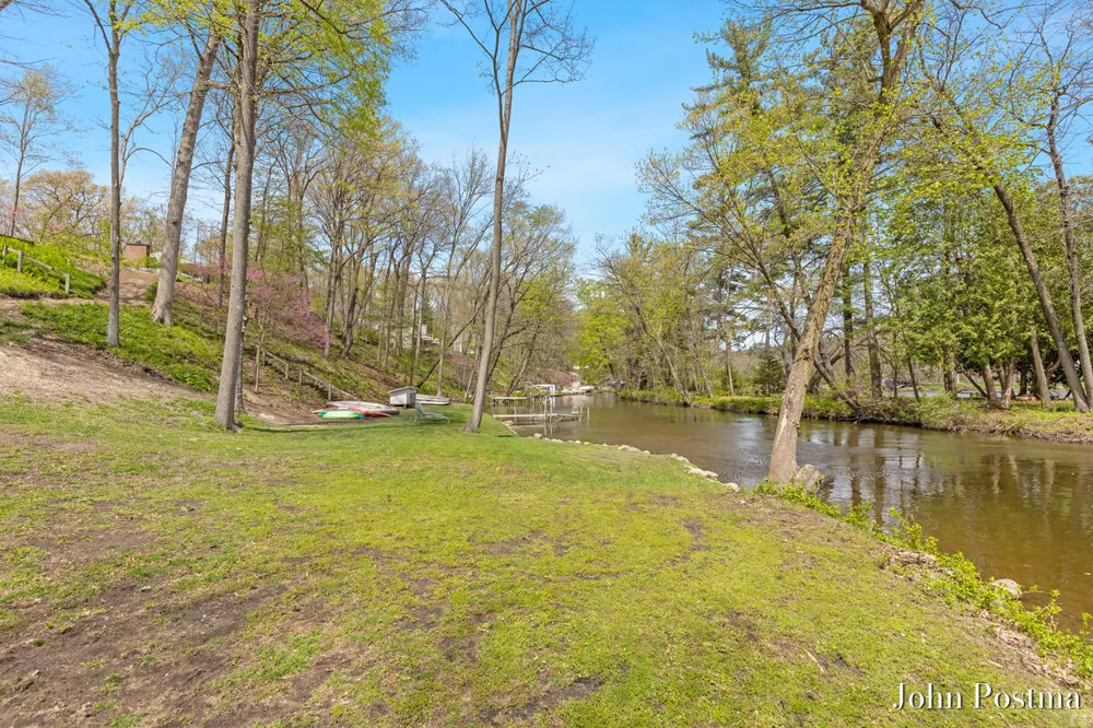 7314 Thornapple Park Drive SE Cascade Charter Township, MI 49546