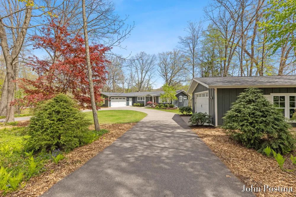 7314 Thornapple Park Drive SE Cascade Charter Township, MI 49546