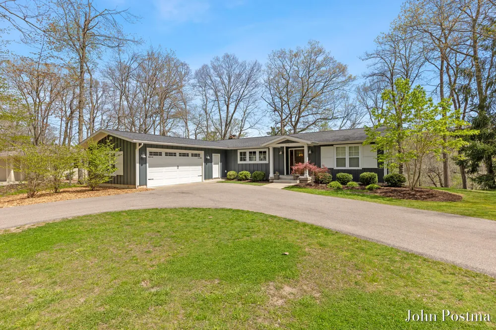 7314 Thornapple Park Drive SE Cascade Charter Township, MI 49546
