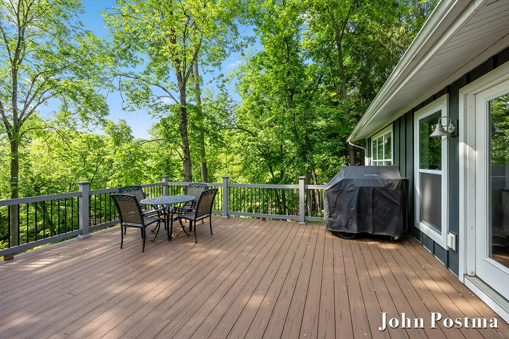 7314 Thornapple Park Drive SE Cascade Charter Township, MI 49546