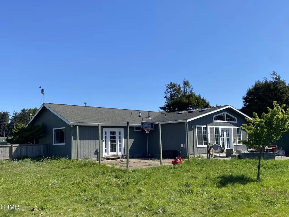 31945 Johnson Lane Fort Bragg, CA 95437