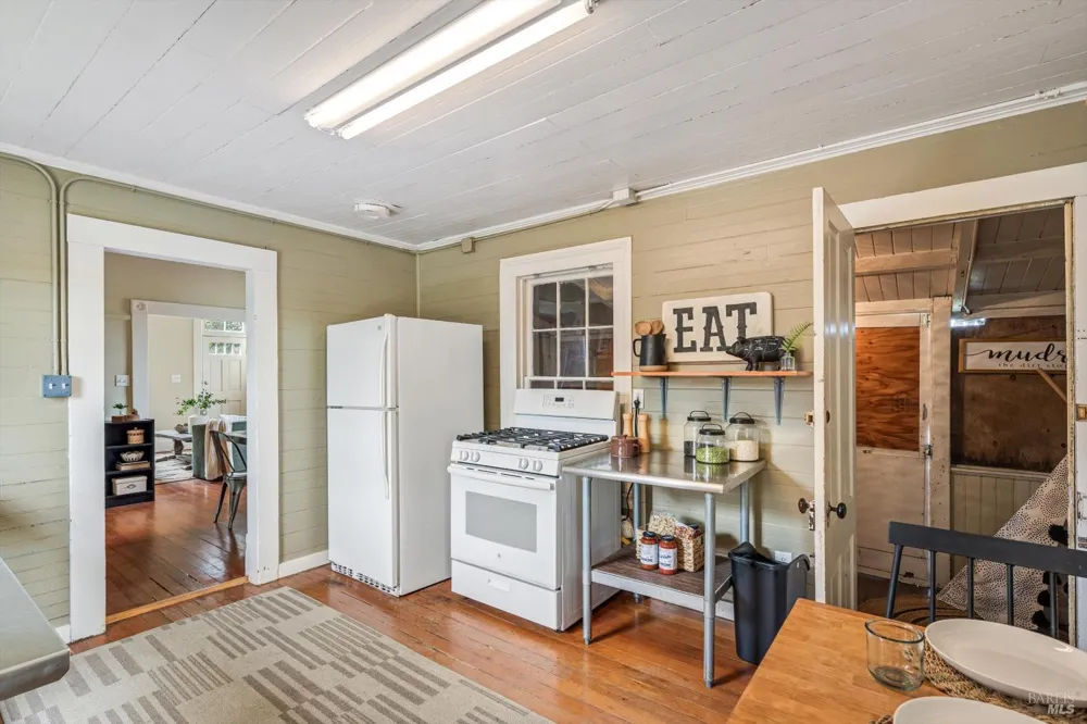 195 Cinnabar Avenue Petaluma, CA 94952