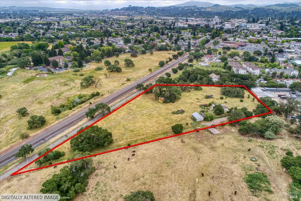 195 Cinnabar Avenue Petaluma, CA 94952