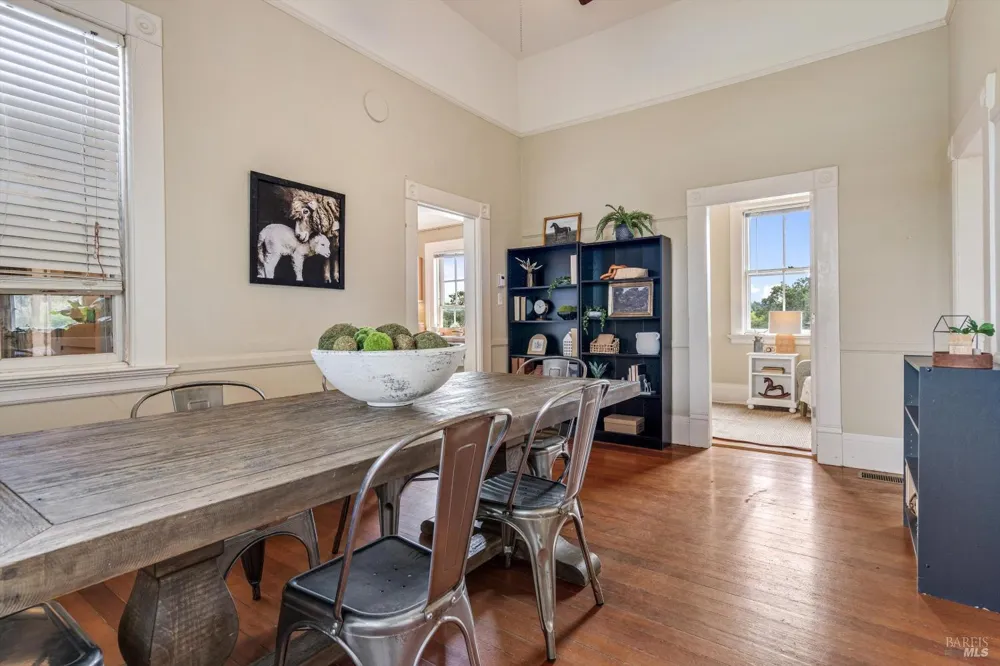195 Cinnabar Avenue Petaluma, CA 94952