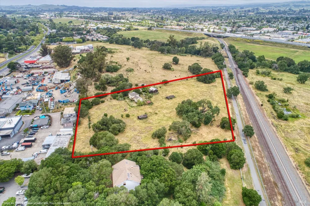 195 Cinnabar Avenue Petaluma, CA 94952