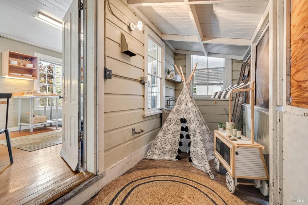 195 Cinnabar Avenue Petaluma, CA 94952