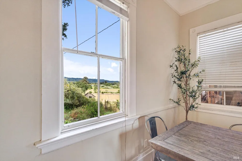 195 Cinnabar Avenue Petaluma, CA 94952