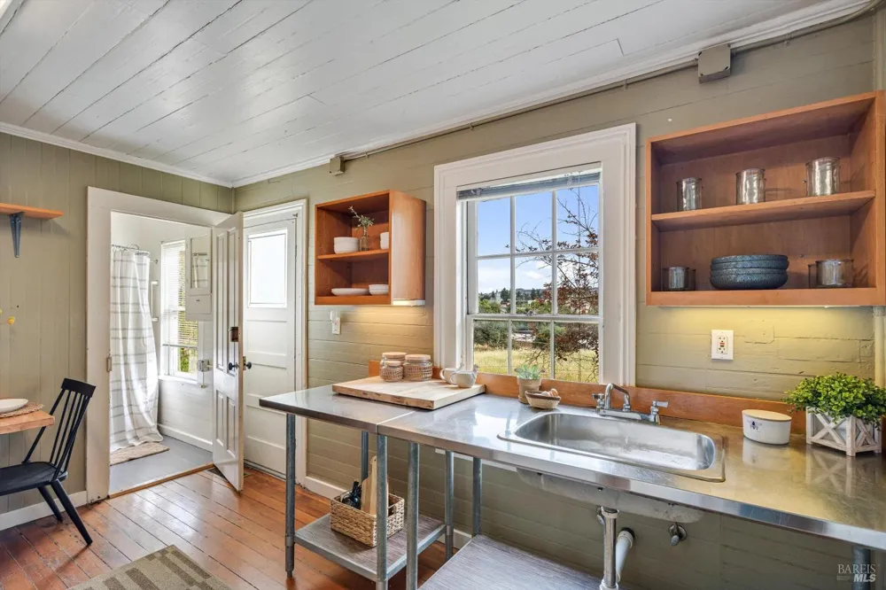 195 Cinnabar Avenue Petaluma, CA 94952